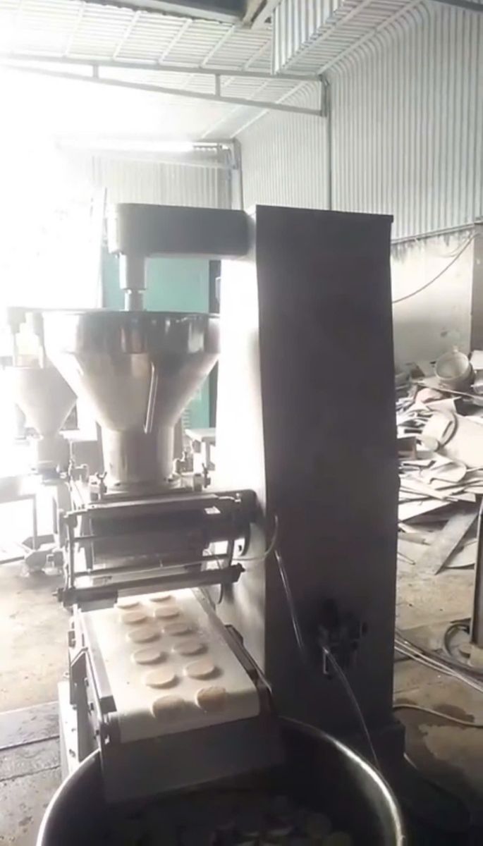Máy định lượng Nem chả